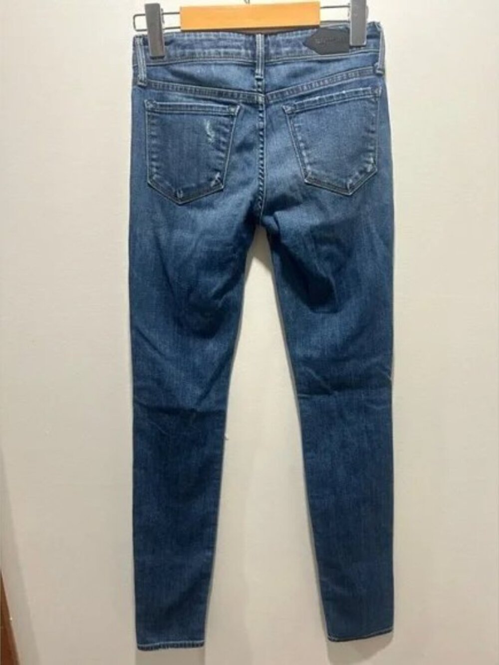 🌈 PARADISE MINE by ARITZIA jeans, low rise skinny, size 24, ripped knees - Picture 5 of 10